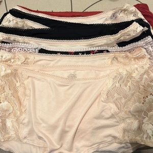 Set of 12 Soma embraceable boy shorts, size medium